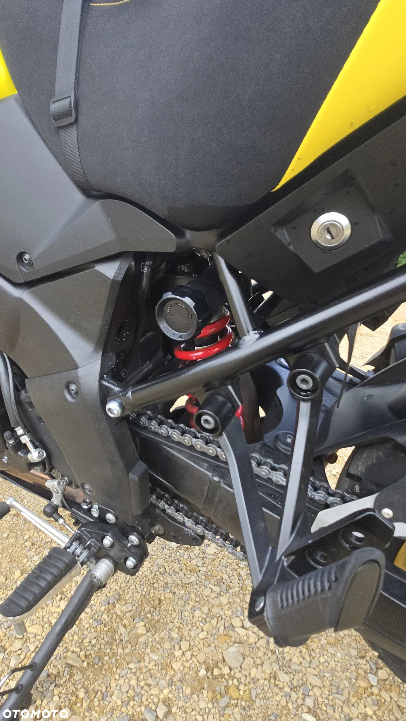 Suzuki V-STROM - 28