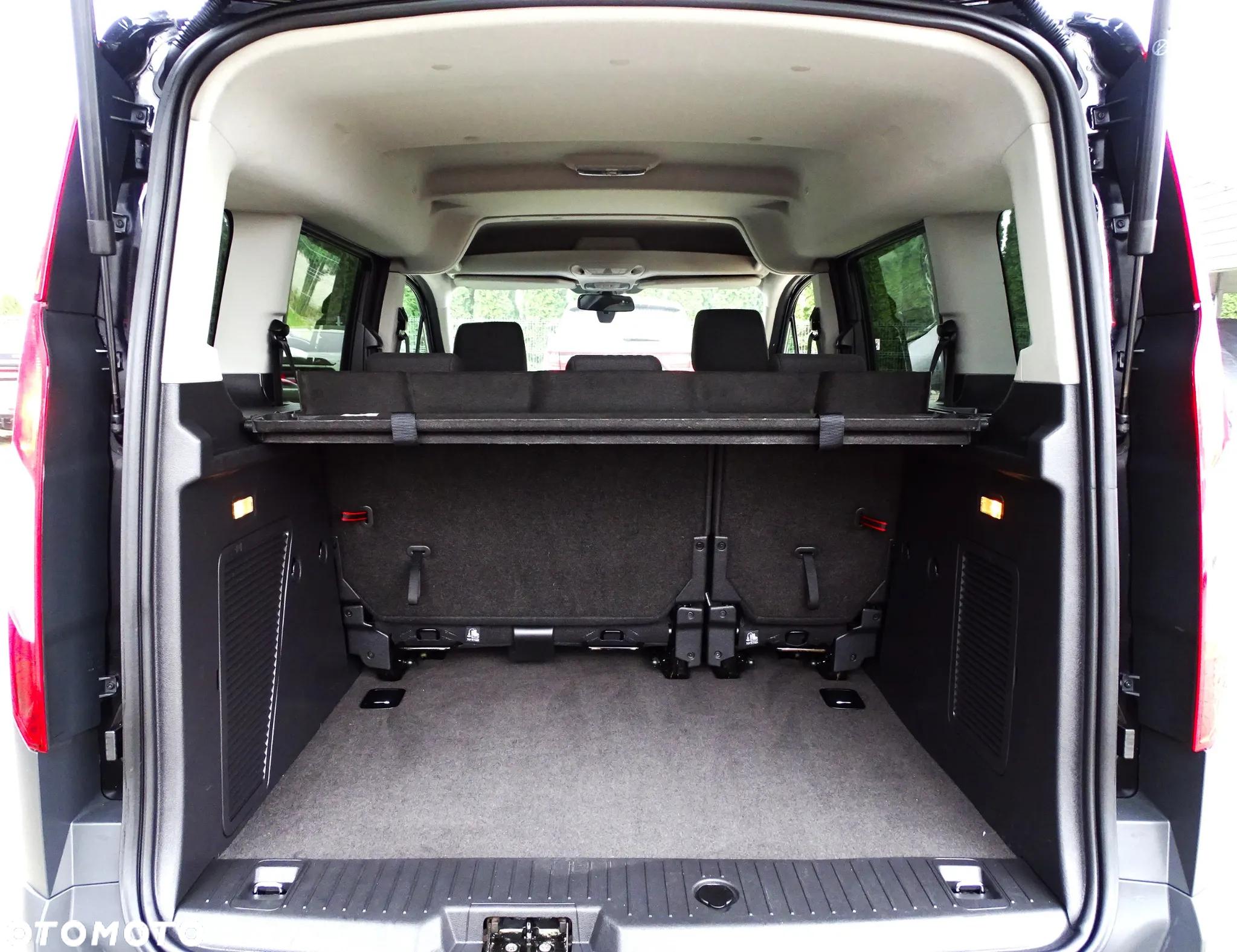Ford Tourneo Connect 1.5 TDCi Trend - 37
