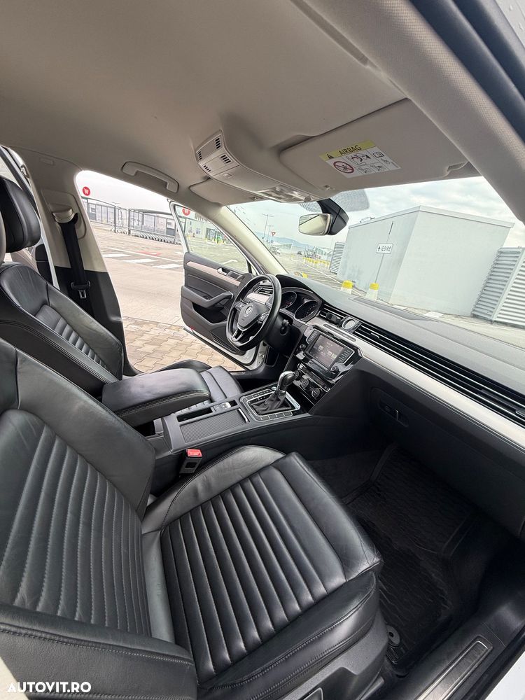 Volkswagen Passat Variant 2.0 TDI DSG 4Motion Highline - 8