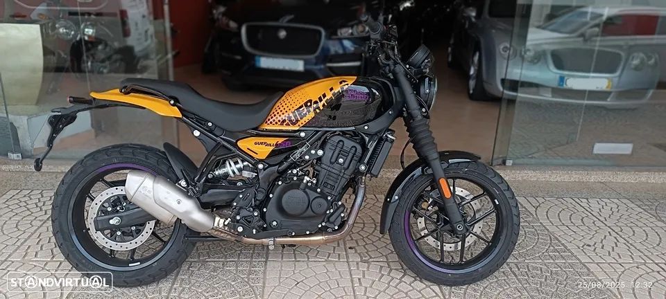 Royal Enfield Model G GUERRILLA 450 - 3