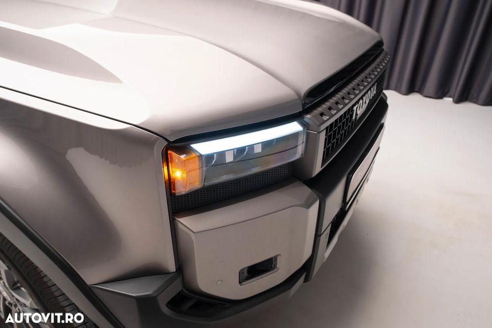 Toyota Land Cruiser - 22