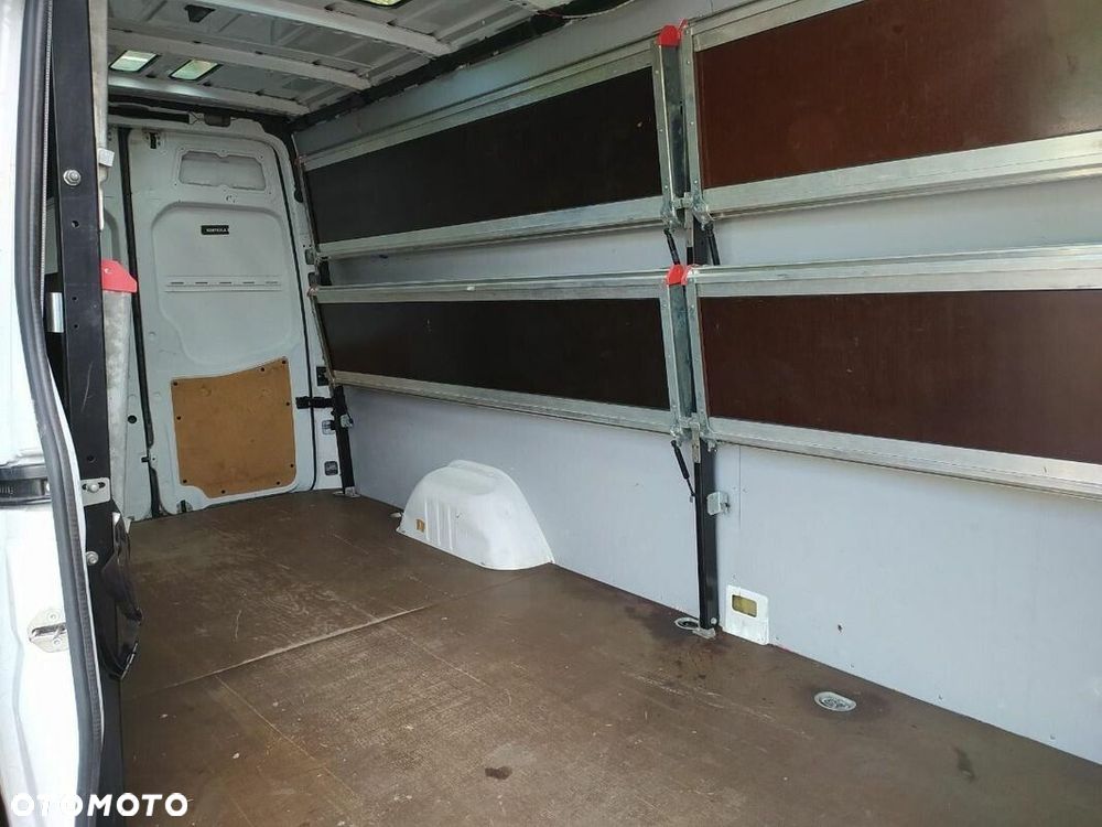Mercedes-Benz Sprinter L4H2 - 22