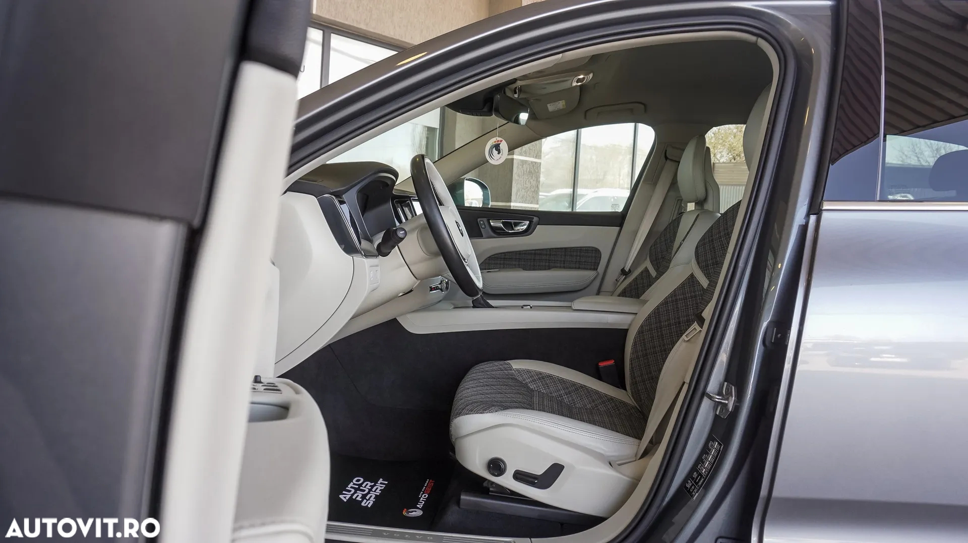 Volvo XC 60 D4 AWD Geartronic Inscription - 22