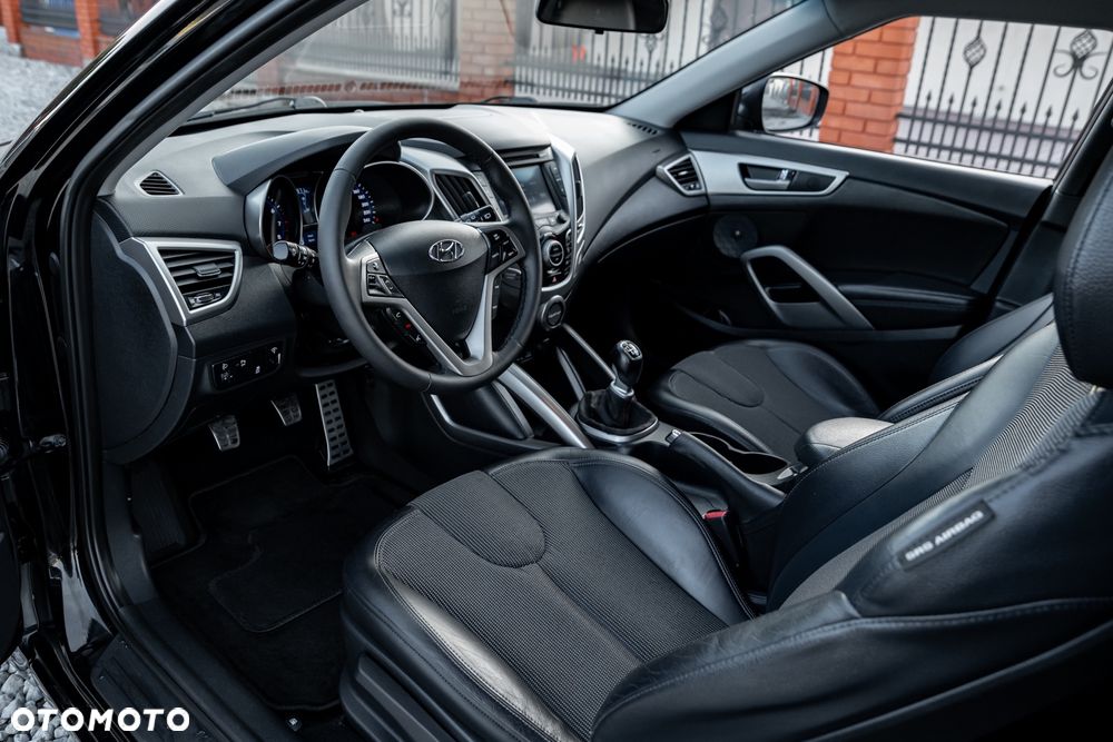 Hyundai Veloster 1.6 Premium - 17