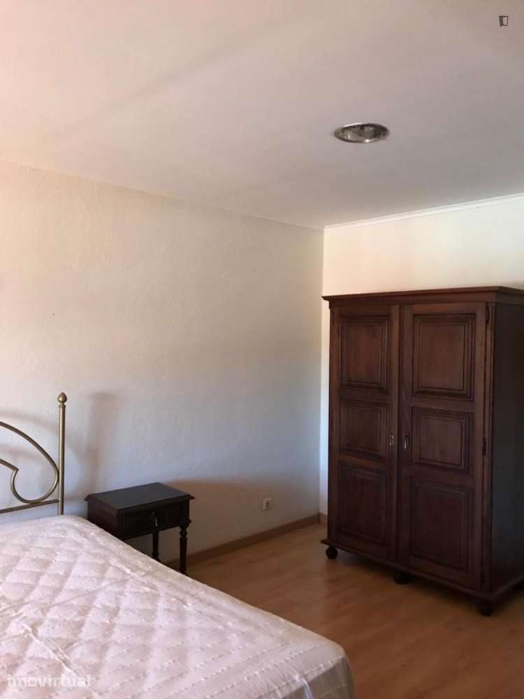 Quarto - localizado em Lumiar Lisbon - Grande imagem: 3/16