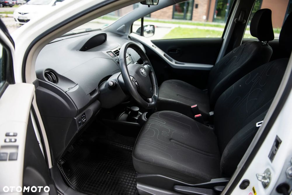 Toyota Yaris 1.0 VVT-i Cool - 17