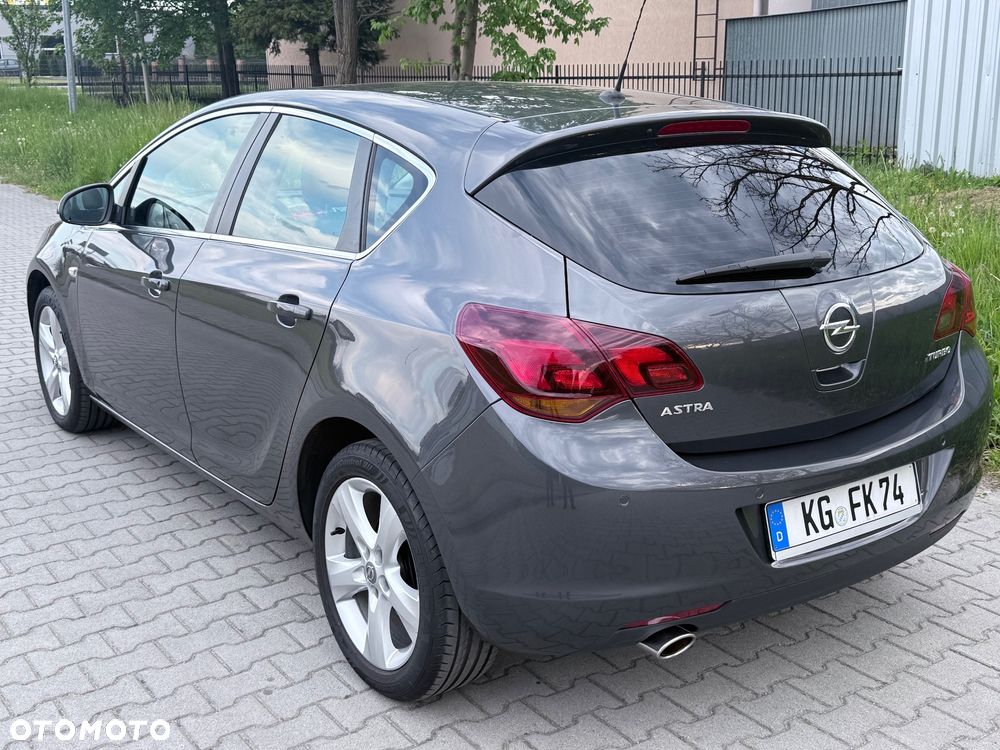 Opel Astra 1.4 Turbo Cosmo - 4