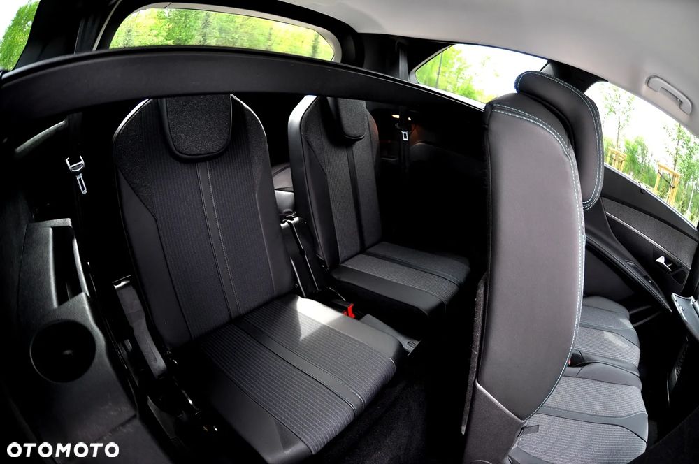 Peugeot 5008 1.5 BlueHDi Allure S&S EAT8 - 22