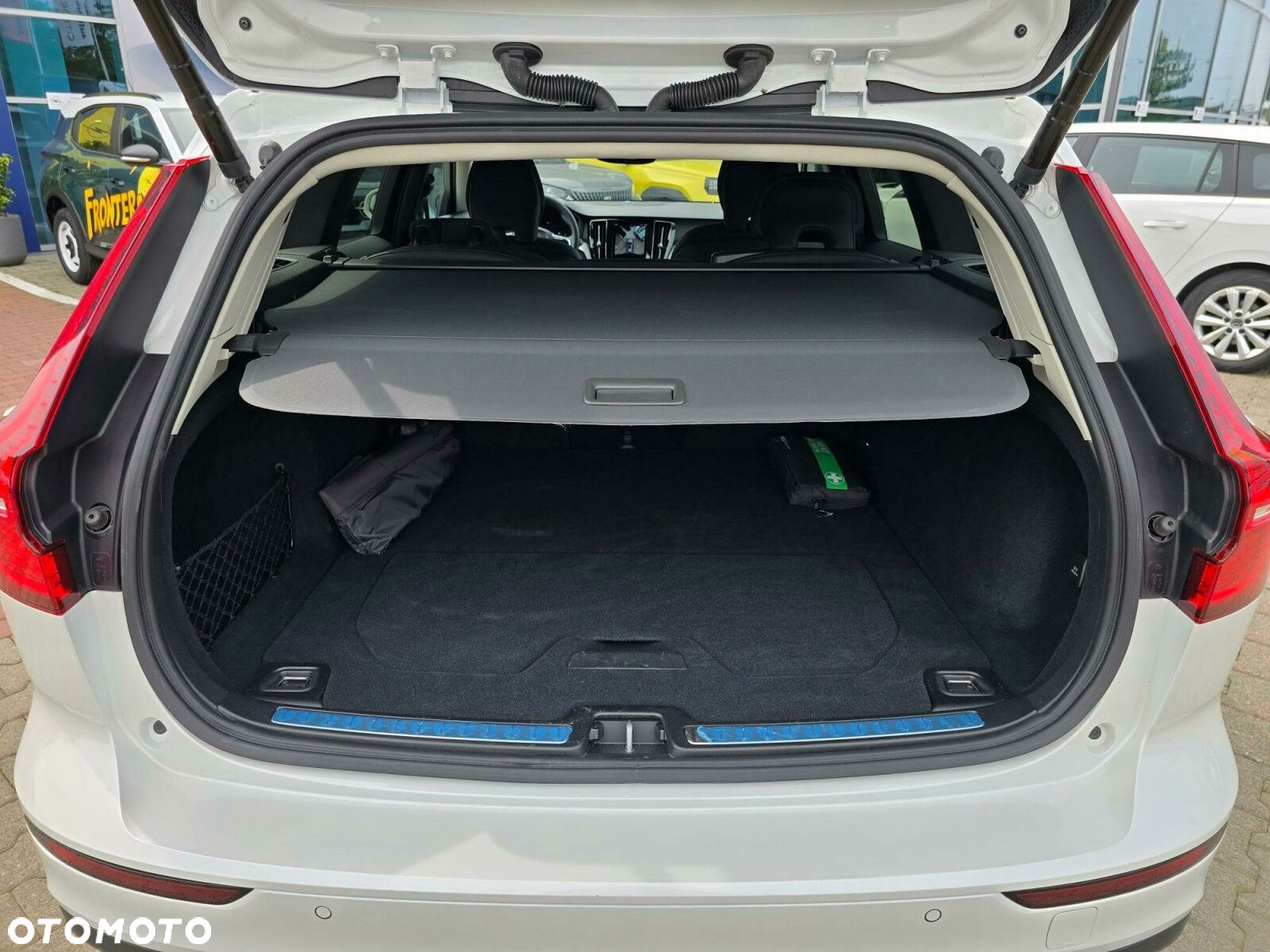 Volvo V60 Cross Country Plus B5 B AWD - 26