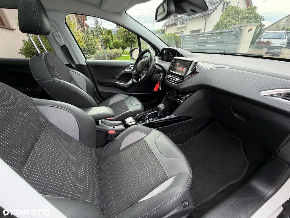 Peugeot 2008 - 12