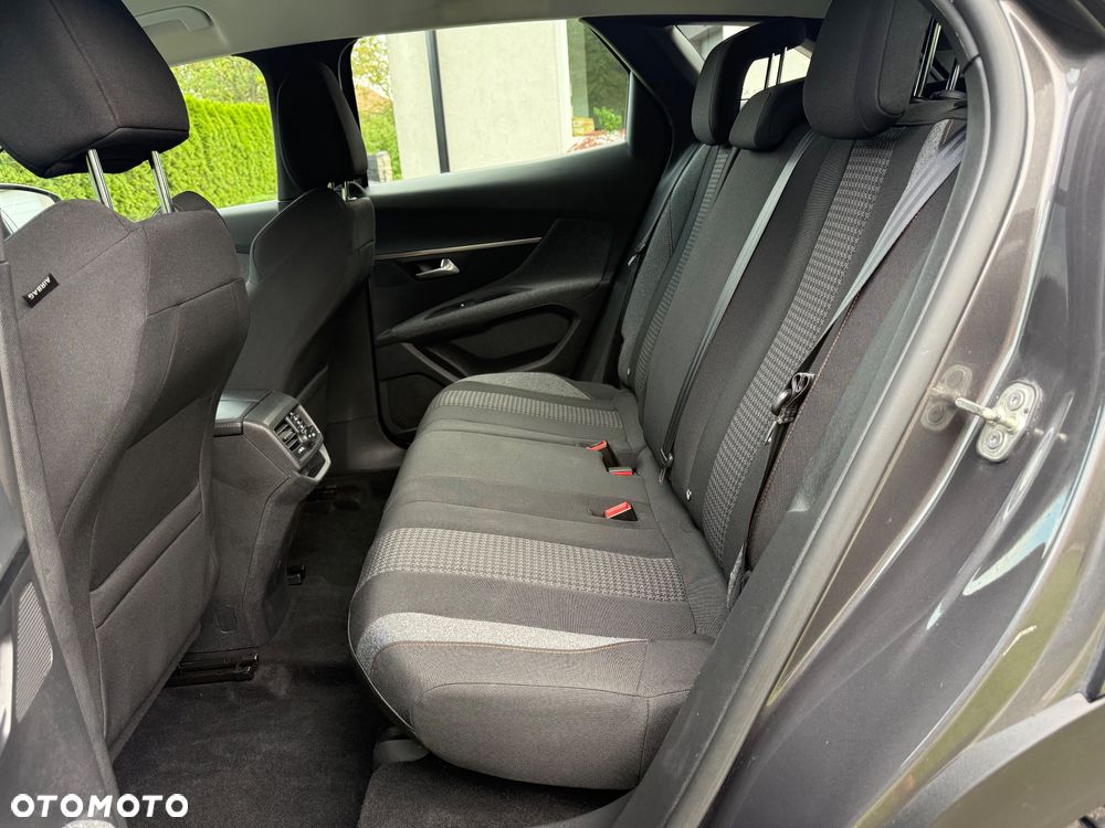 Peugeot 3008 1.5 BlueHDi Active Pack S&S EAT8 - 26