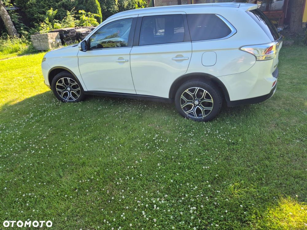 Mitsubishi Outlander 2.2 DID Intense + 4WD - 7