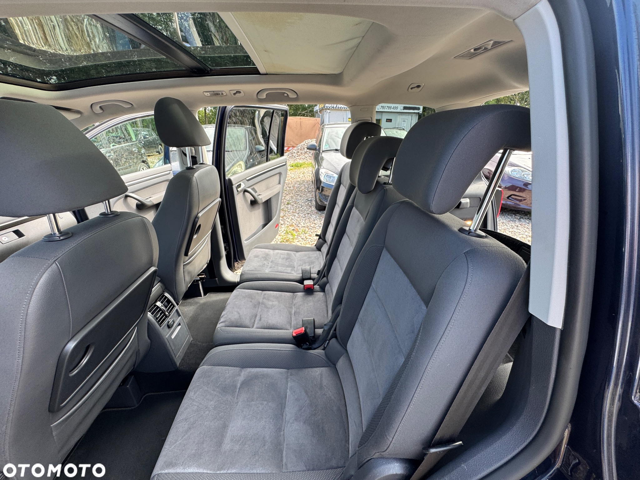 Volkswagen Touran 2.0 TDI DPF Highline - 11