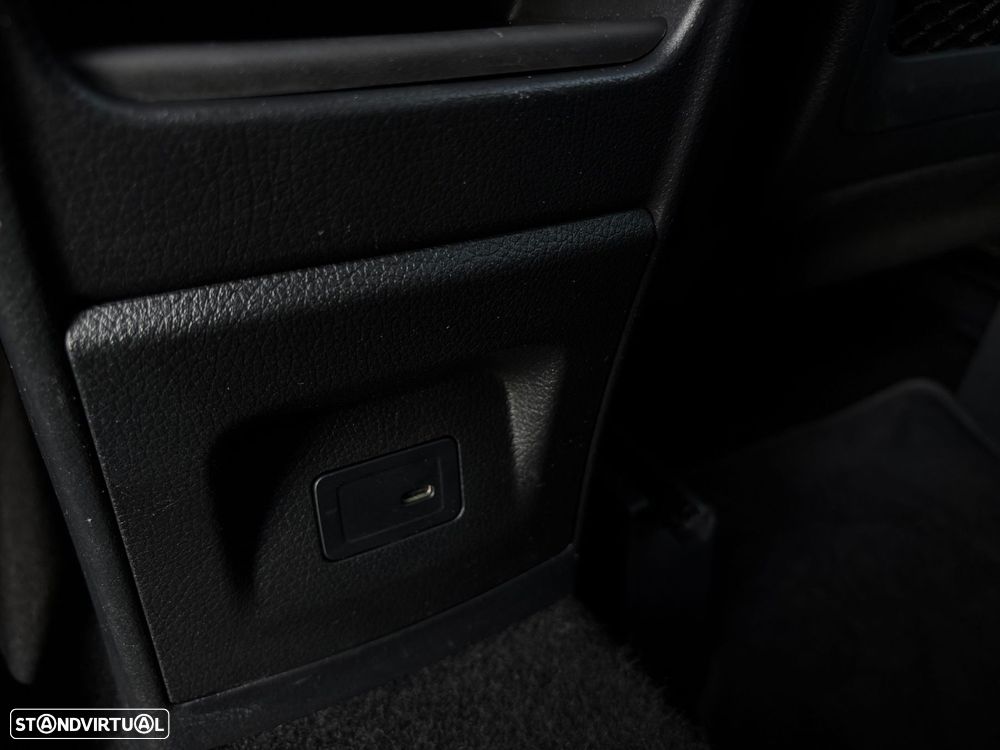 Mercedes-Benz B 250 e AMG Line - 17