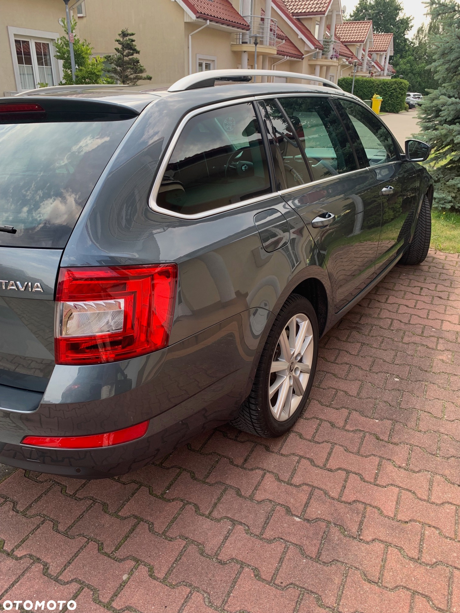 Skoda Octavia 2.0 TDI Style DSG - 13
