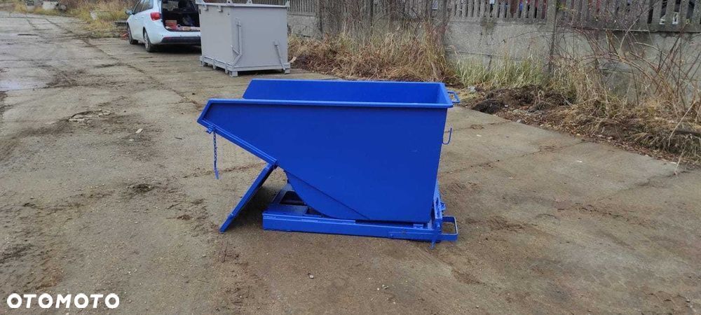 Kontener do widlaka z opuszczaną klapą przednią TKO 600 Samowyładowczy - 4