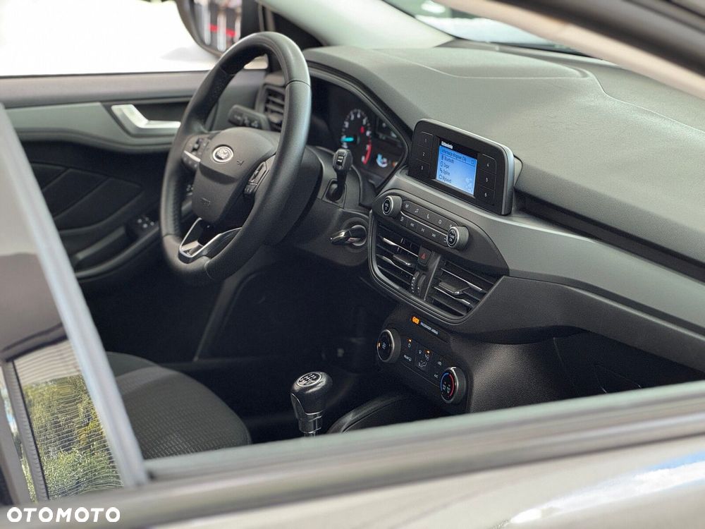 Ford Focus 1.0 EcoBoost Trend - 38