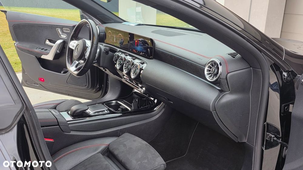 Mercedes-Benz CLA 250 E AMG Line 8G-DCT - 10