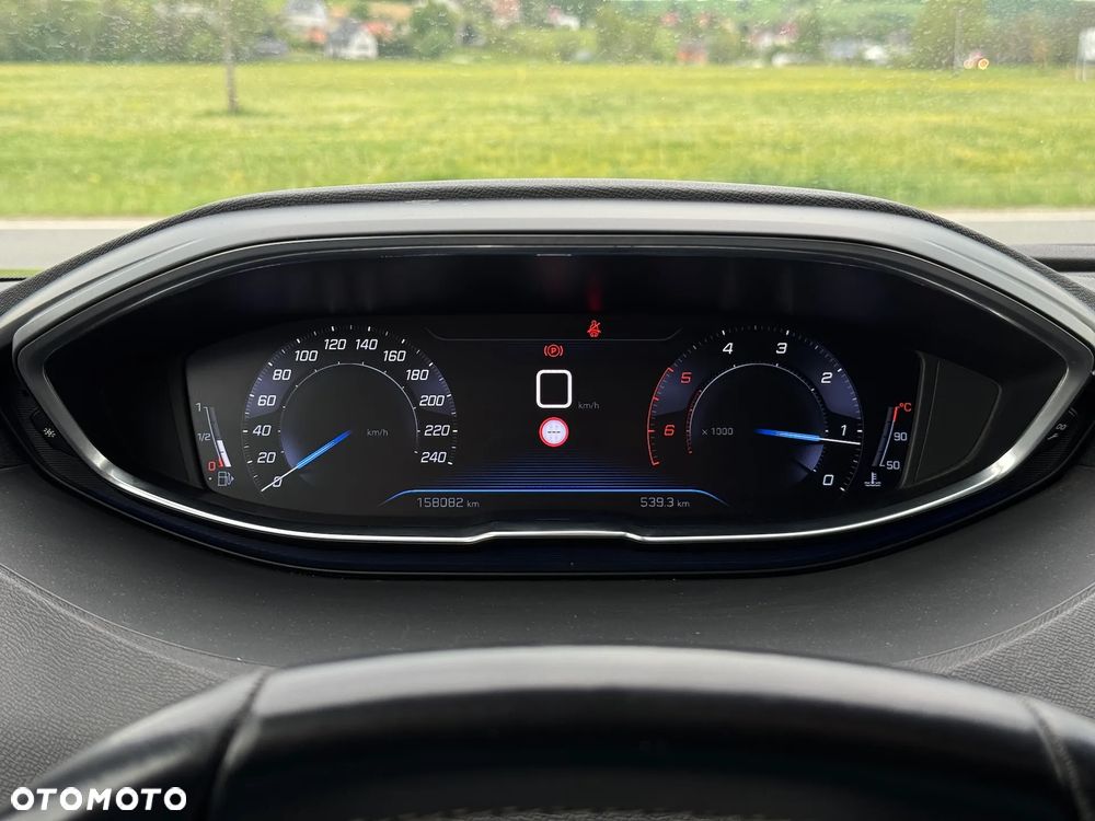 Peugeot 5008 - 8