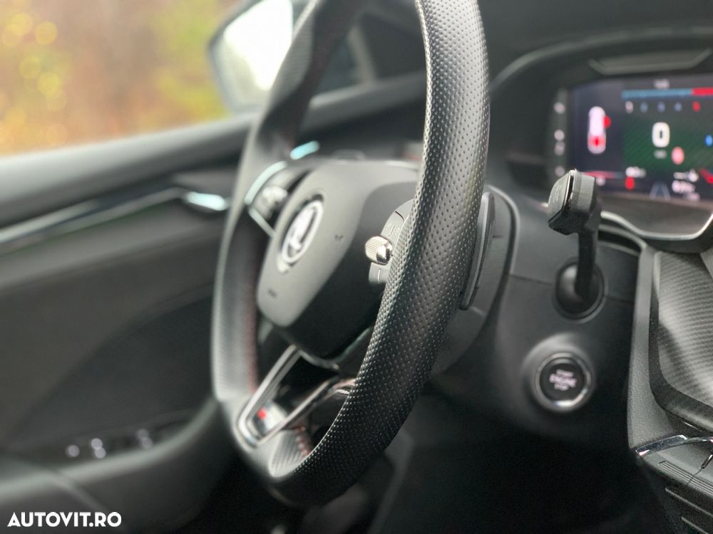 Skoda Octavia 2.0 TDI DSG RS Plus - 28