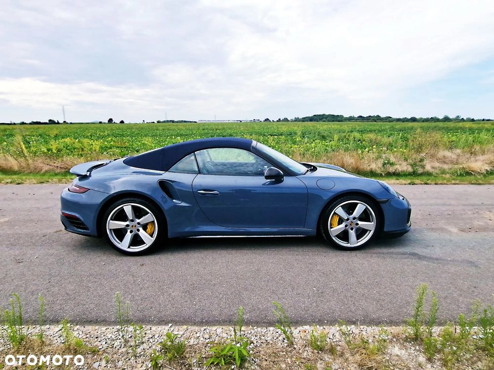 Porsche 911 Turbo S Cabriolet - 4