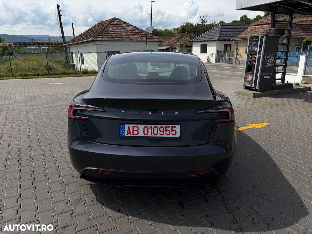 Tesla Model 3 RWD - 5