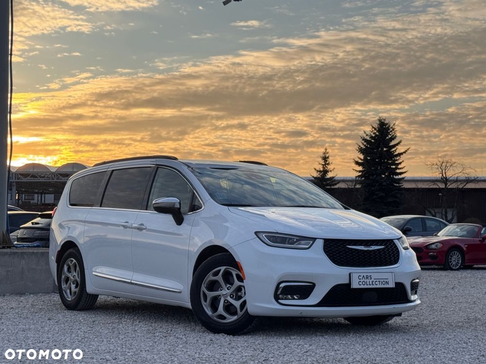 Chrysler Pacifica - 1