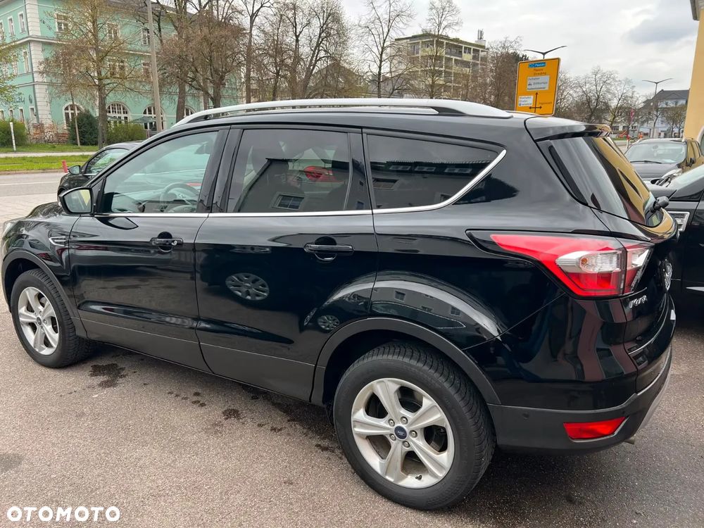 Ford Kuga 1.5 EcoBoost 2x4 Titanium - 4
