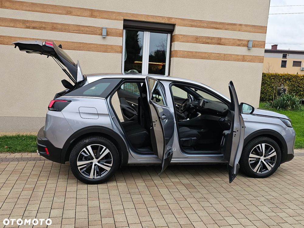 Peugeot 3008 1.6 PureTech HYbrid Allure S&S EAT8 - 16