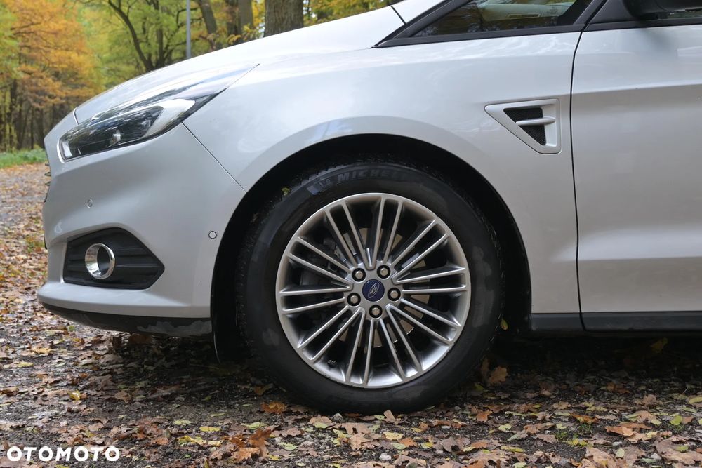 Ford S-Max - 12