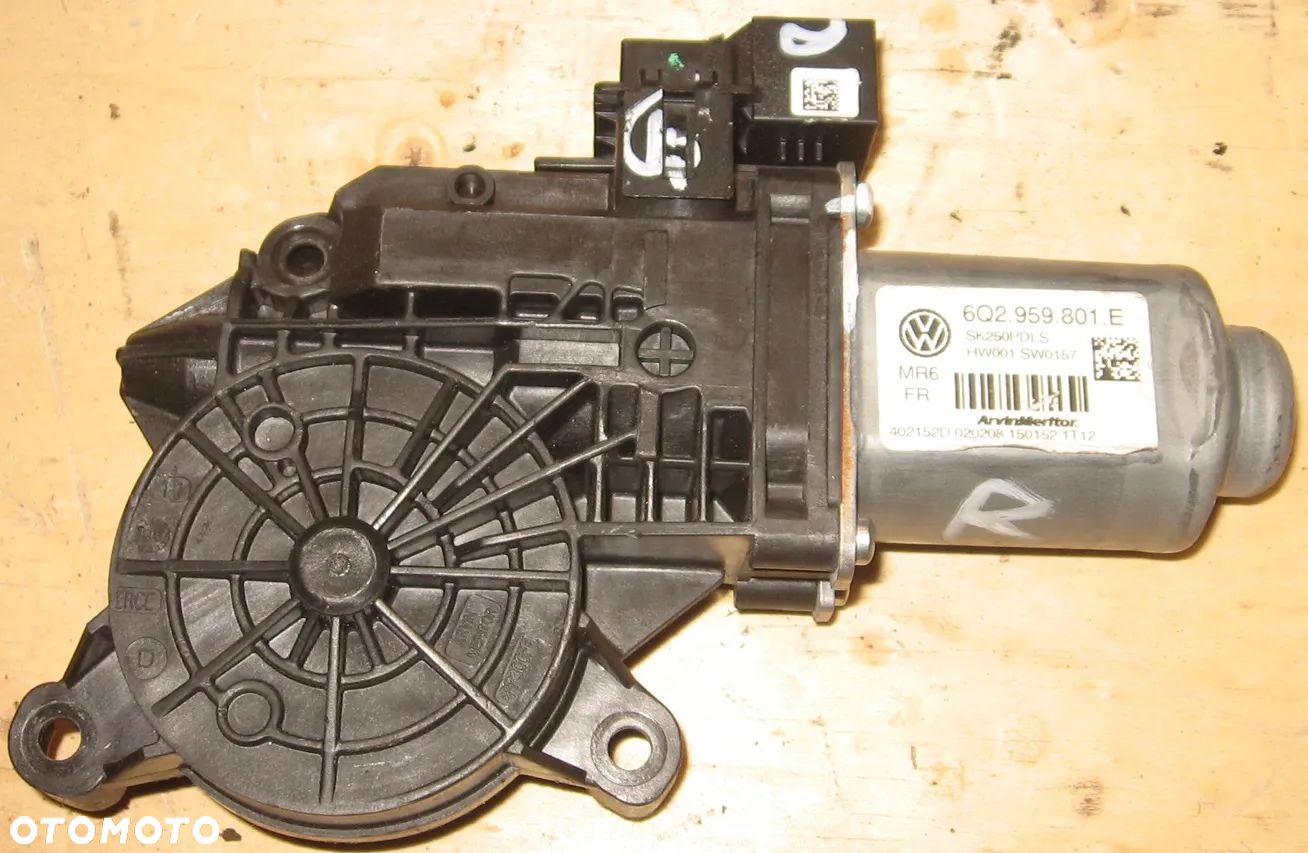 silnik szyby prawej FABIA II TRANSPORTER T5 6Q2959801E - 1