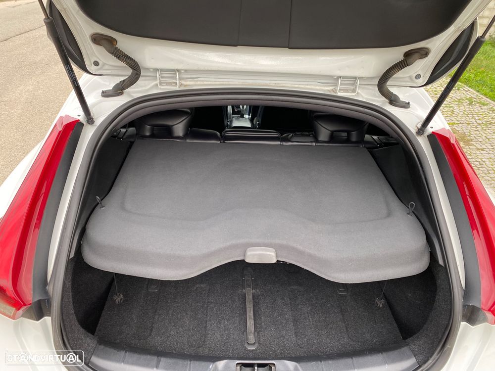 Volvo V40 1.6 D2 R-Design - 11