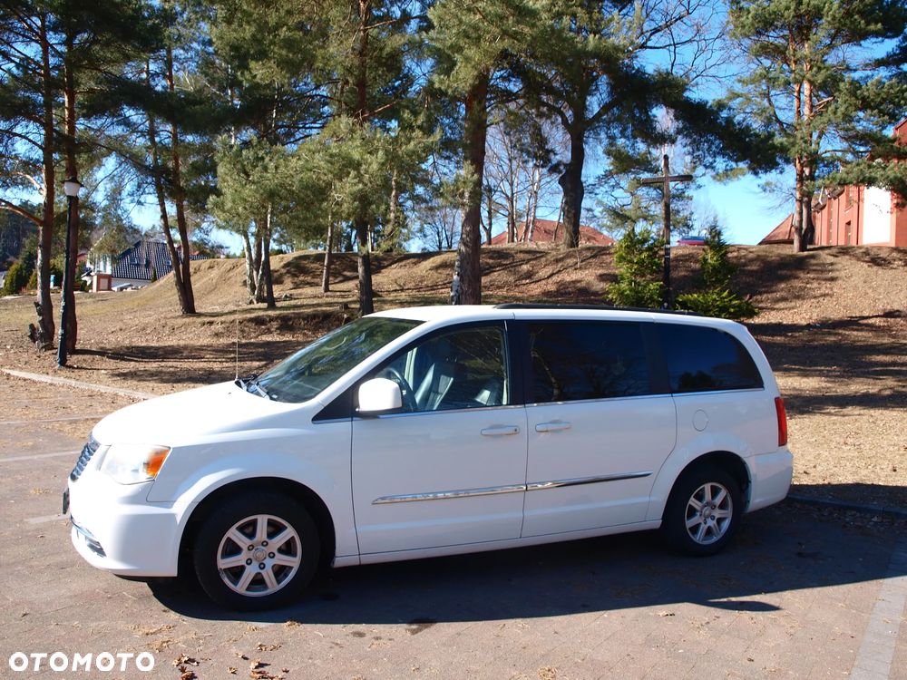 Chrysler Town & Country - 31