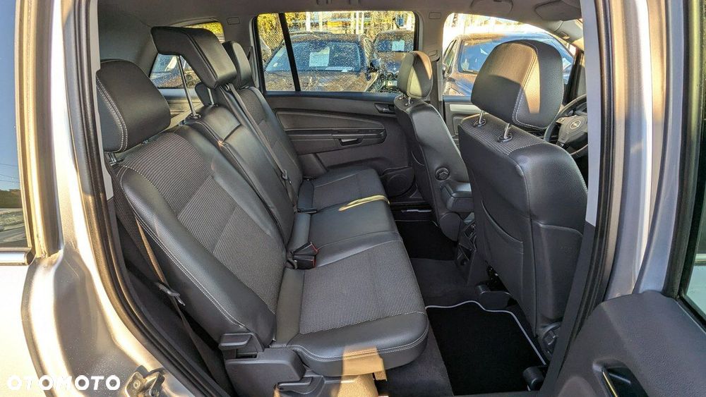 Opel Zafira - 17