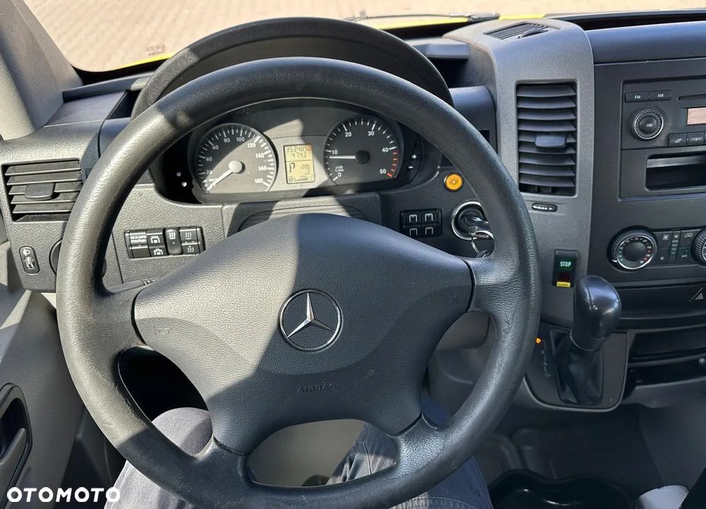 Mercedes-Benz Sprinter - 11