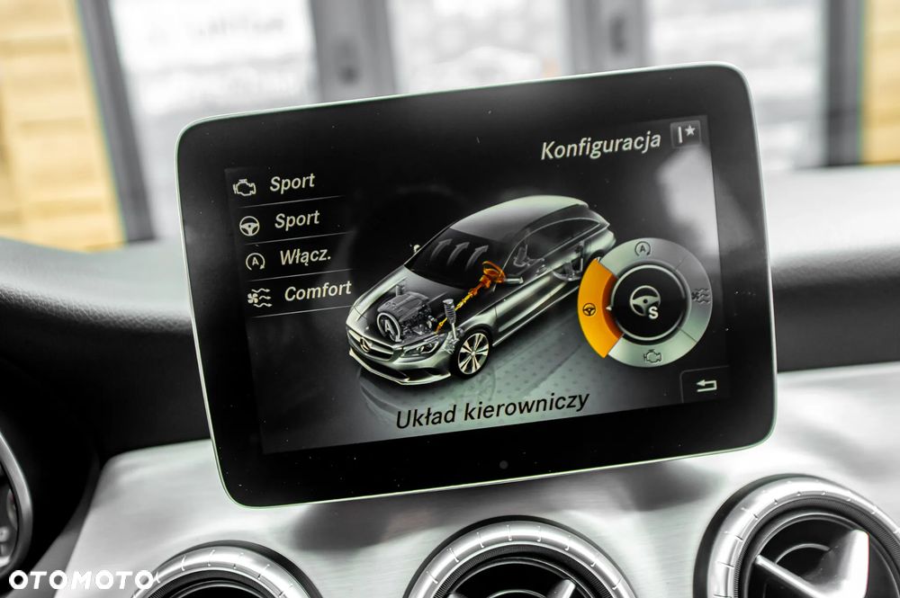 Mercedes-Benz CLA 250 4Matic 7G-DCT AMG Line - 36