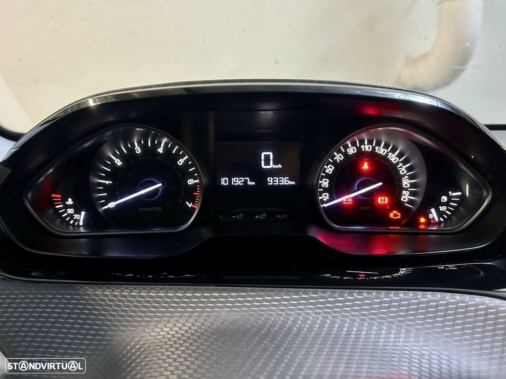 Peugeot 2008 1.2 PureTech Style - 10