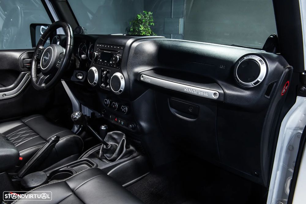 Jeep Wrangler Unlimited 2.8 CRD MTX Sahara Urban Edition - 31