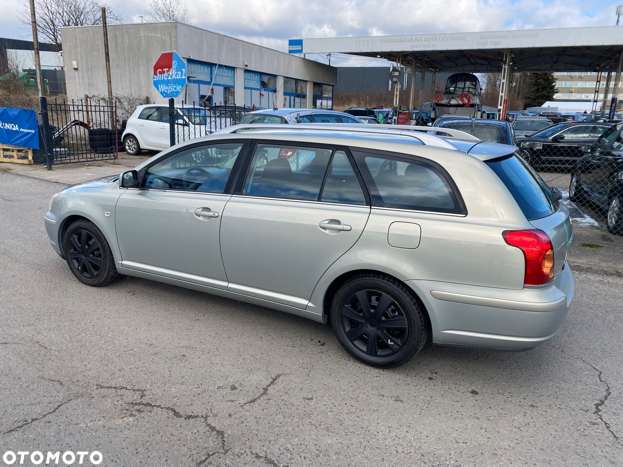 Toyota Avensis 2.0 VVT-i Combi Sol - 16