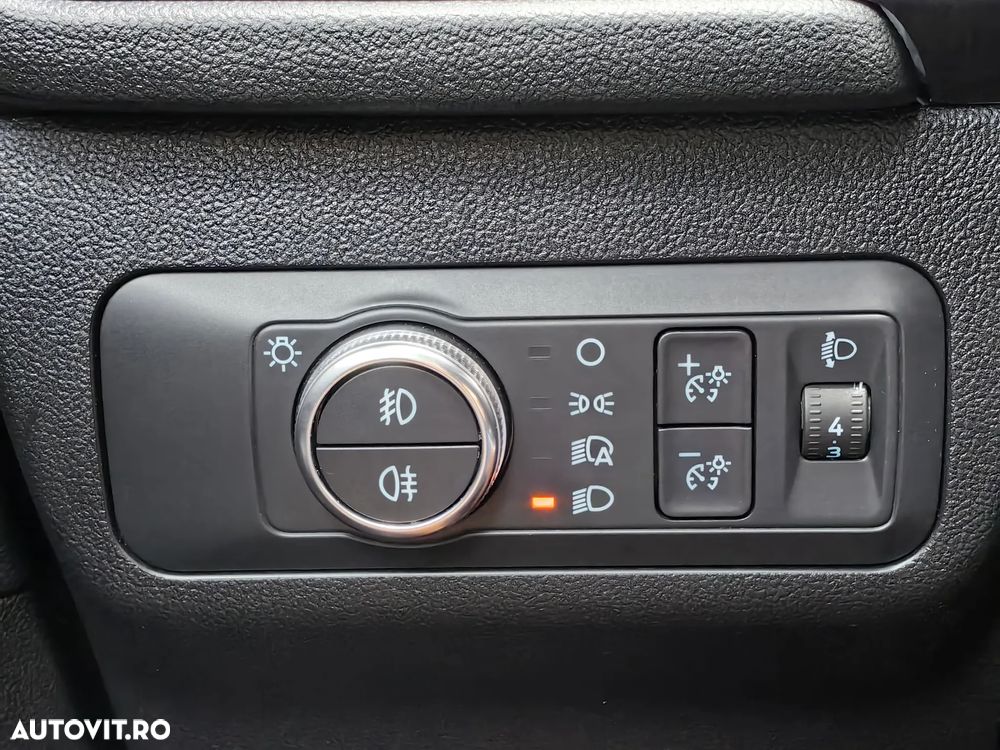 Ford Kuga 2.5 Duratec FHEV ST-LINE - 28