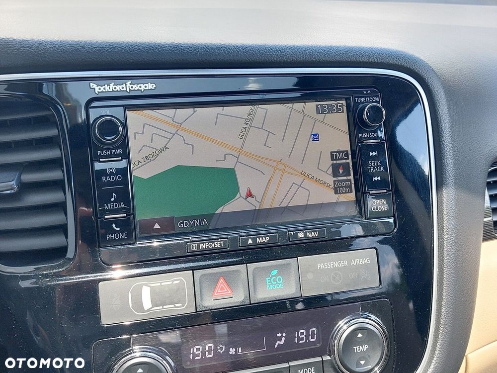 Mitsubishi Outlander - 22