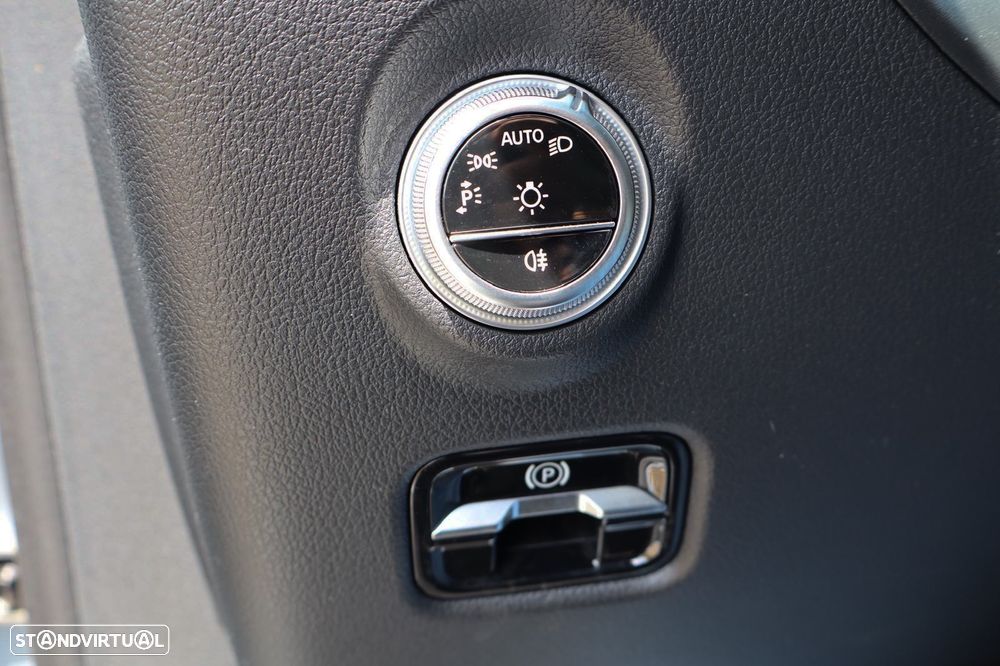 Mercedes-Benz C 300 e AMG Line - 18