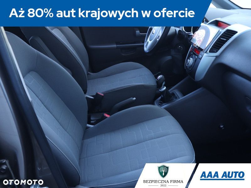 Kia Venga - 11