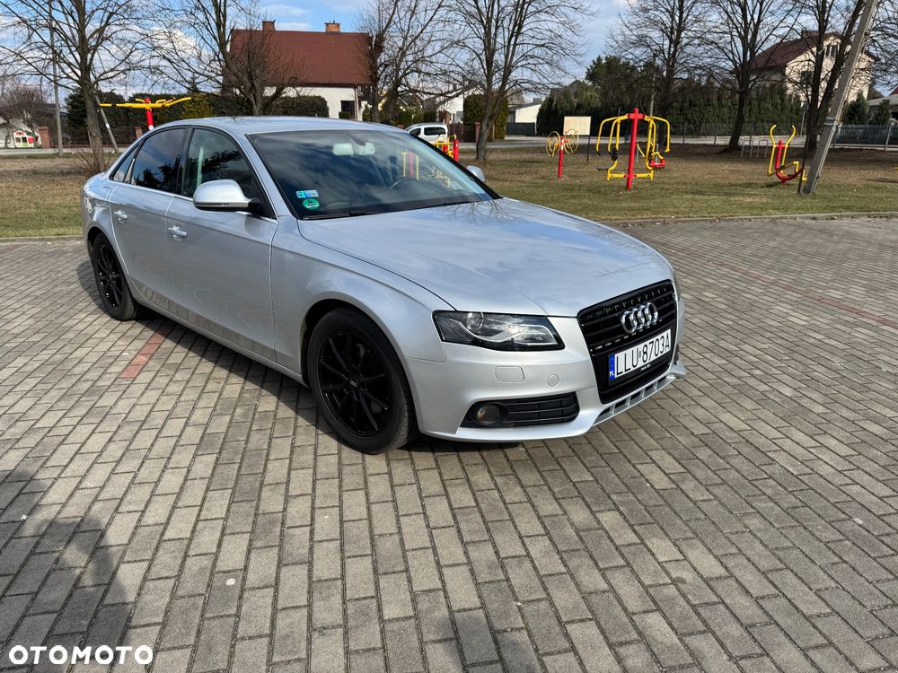 Audi A4 Limousine - 8