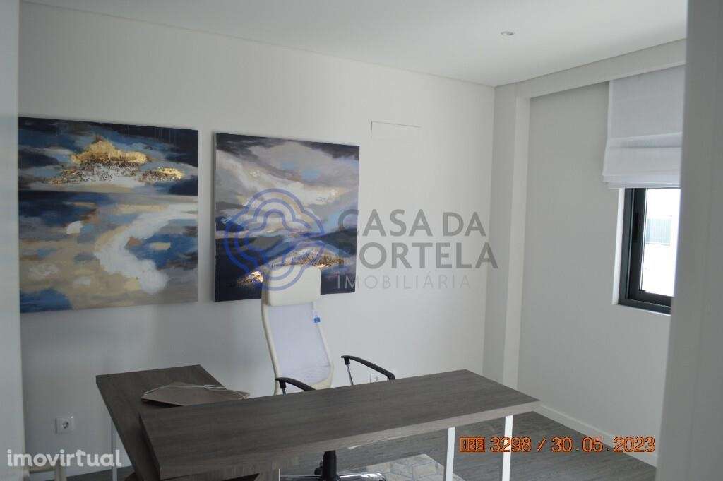 Apartamento T3 Novo com piscina, garagem e arrecadação em zona calma d - Grande imagem: 4/45