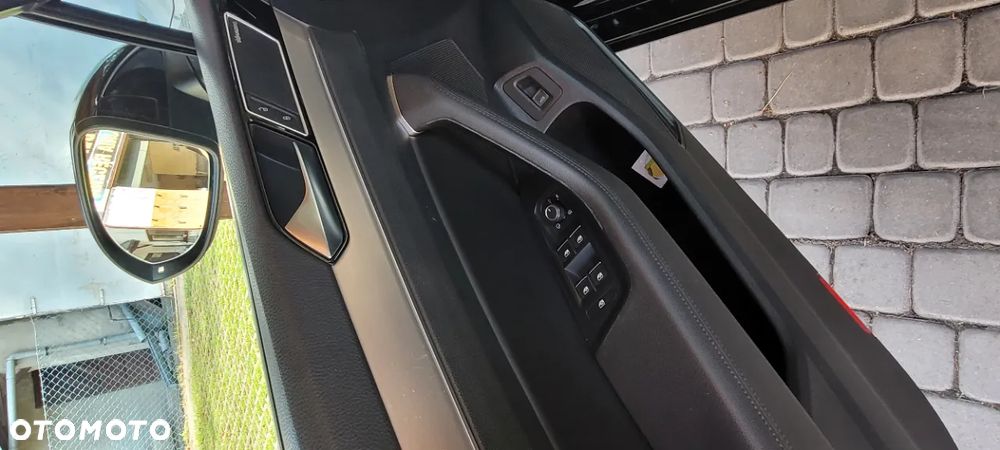 Volkswagen Passat - 24