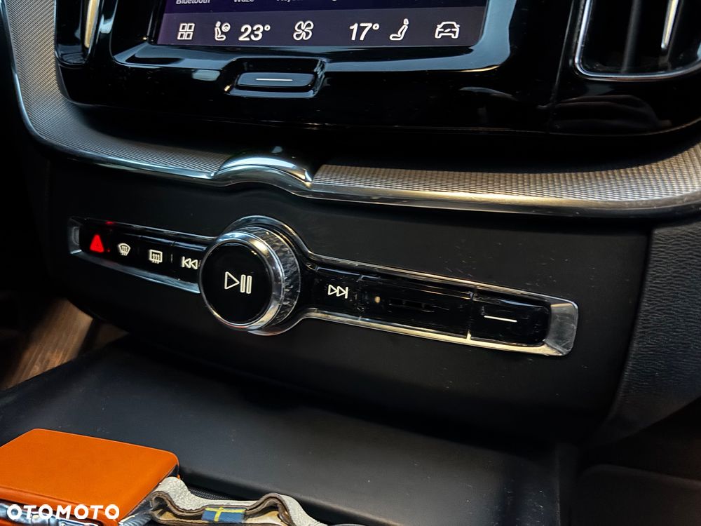 Volvo XC 60 B4 D Plus Dark - 28