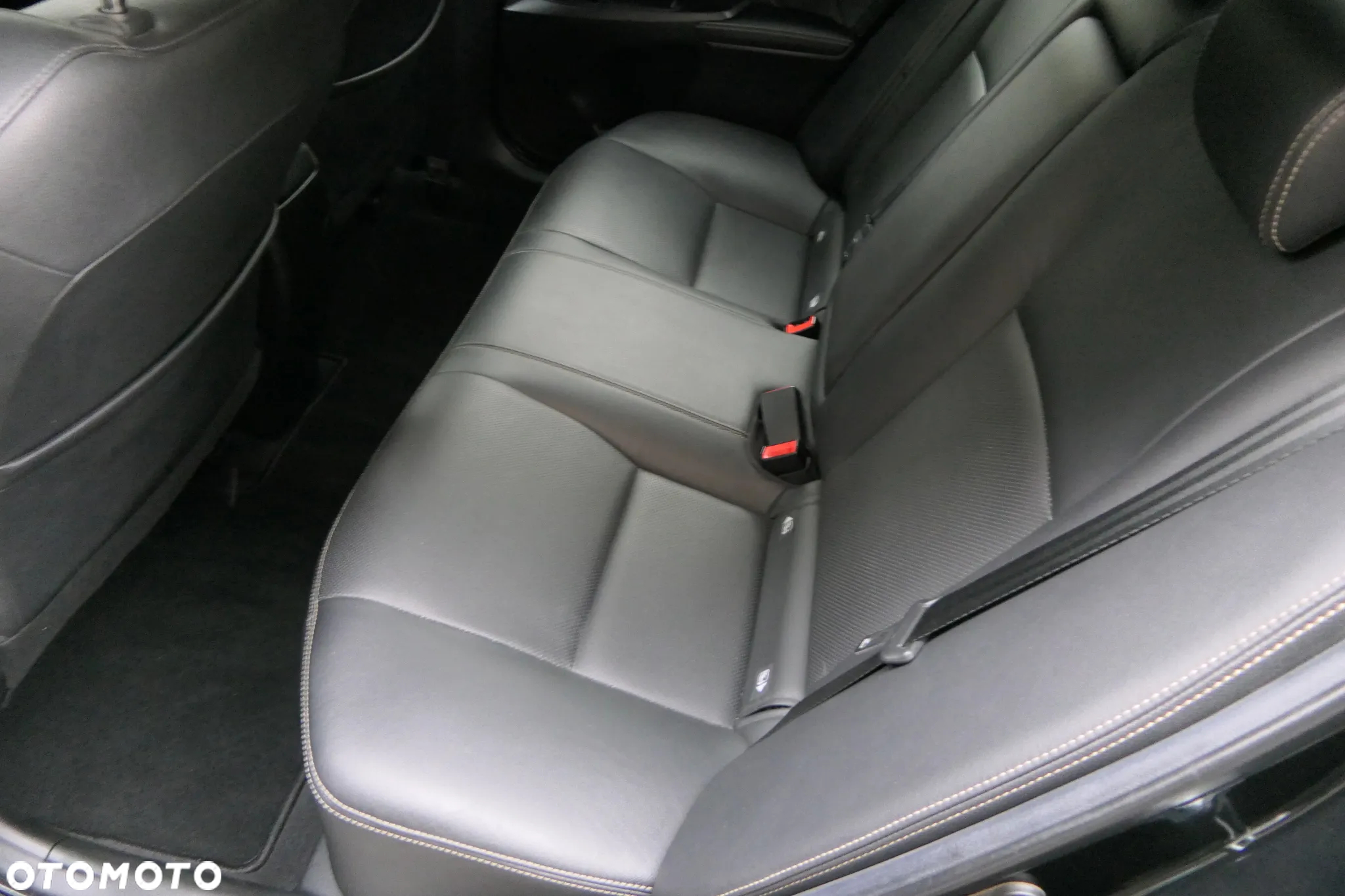 Toyota Avensis 2.0 D-4D Prestige - 27