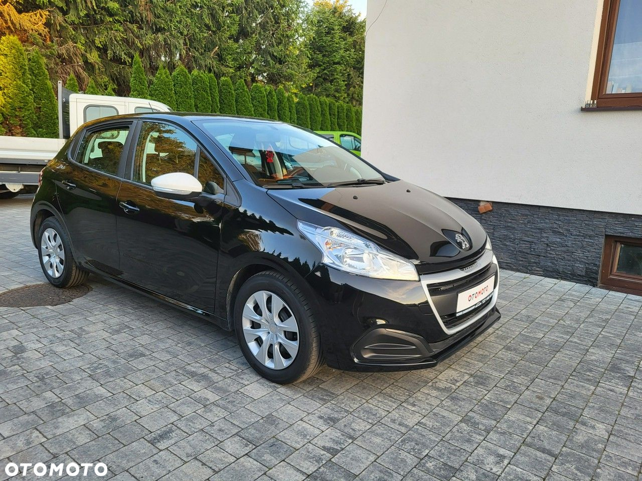 Peugeot 208 - 4