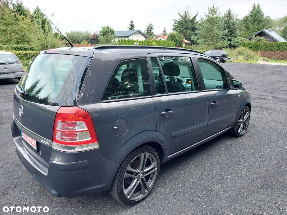 Opel Zafira - 2